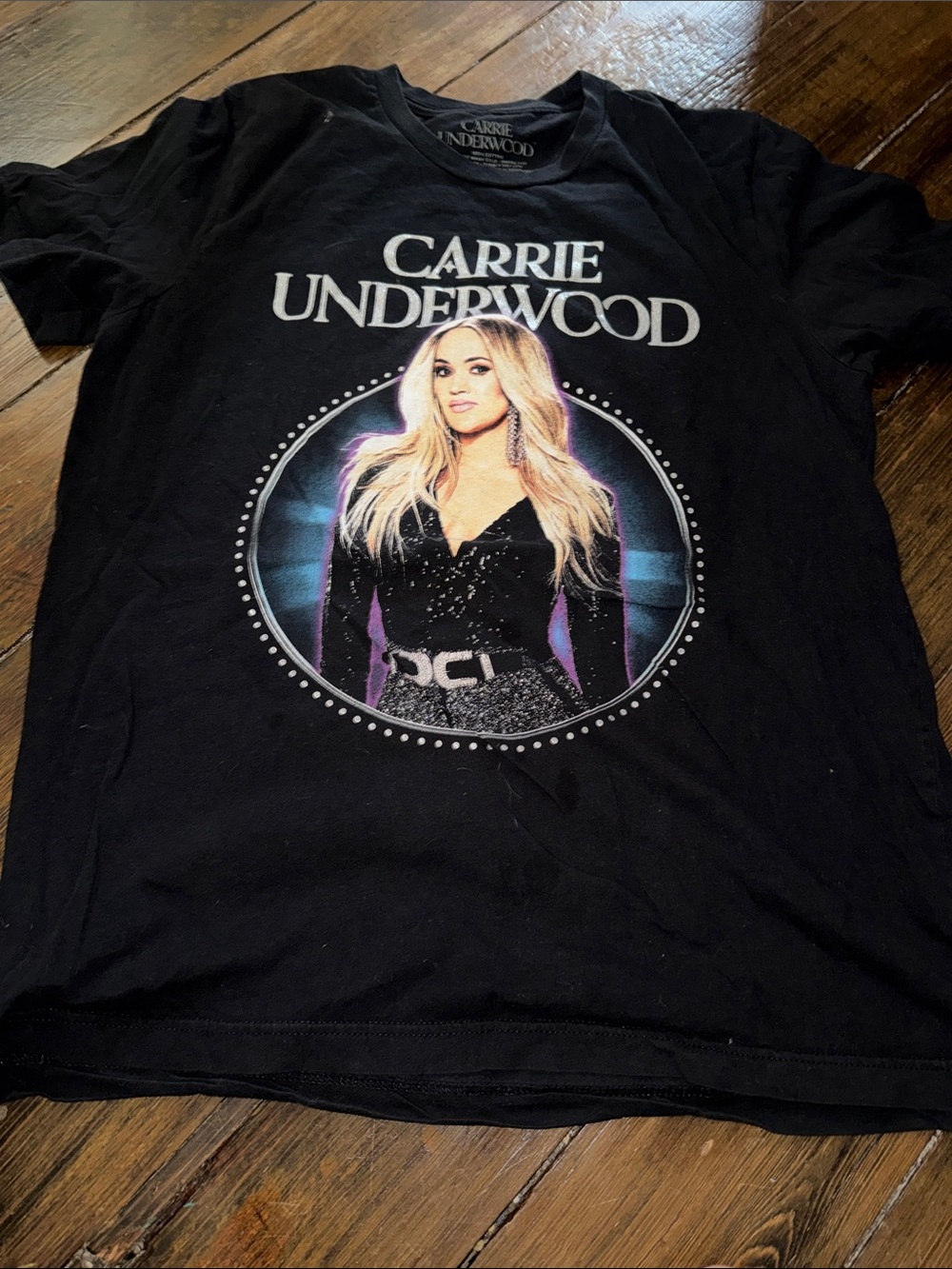 Carrie Underwood Black Graphic Short Sleeve Tee